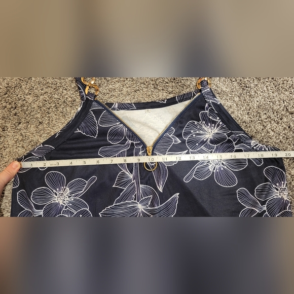 Blue and White Floral Dress with Gold Hardware Size XL - Picture 3 of 7